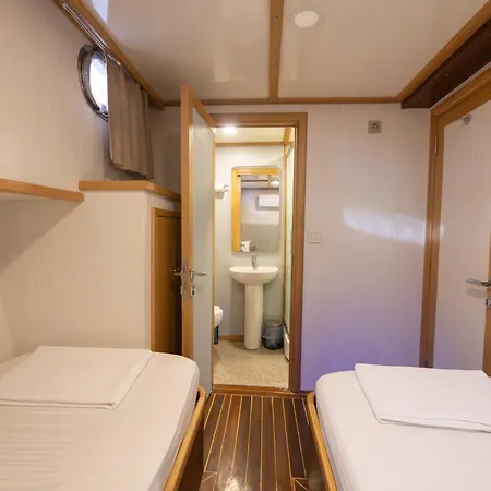 Ботель Life Is Life